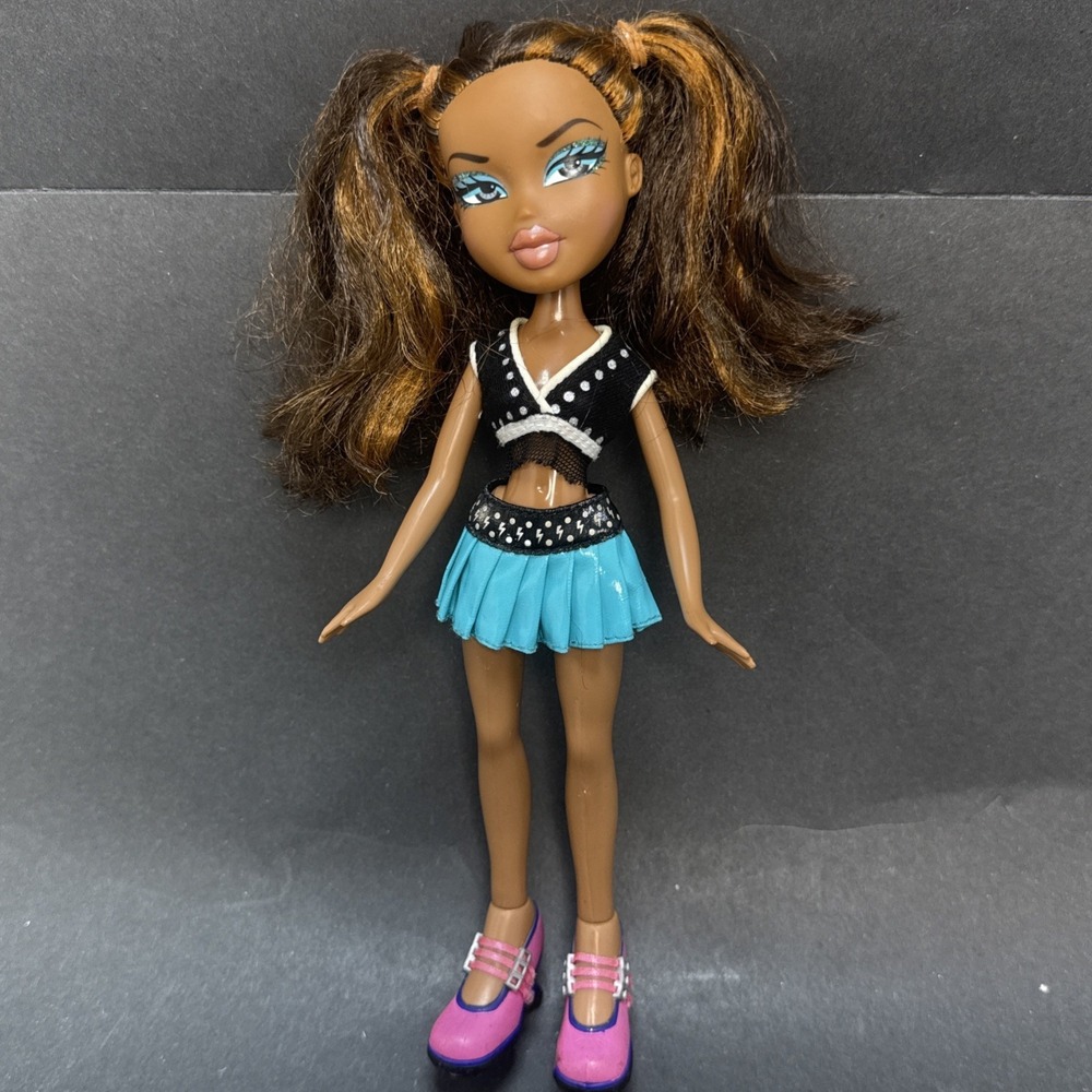 Vintage Bratz Play Sportz Cheerleading Doll Sasha 2001 MGA Entertainment